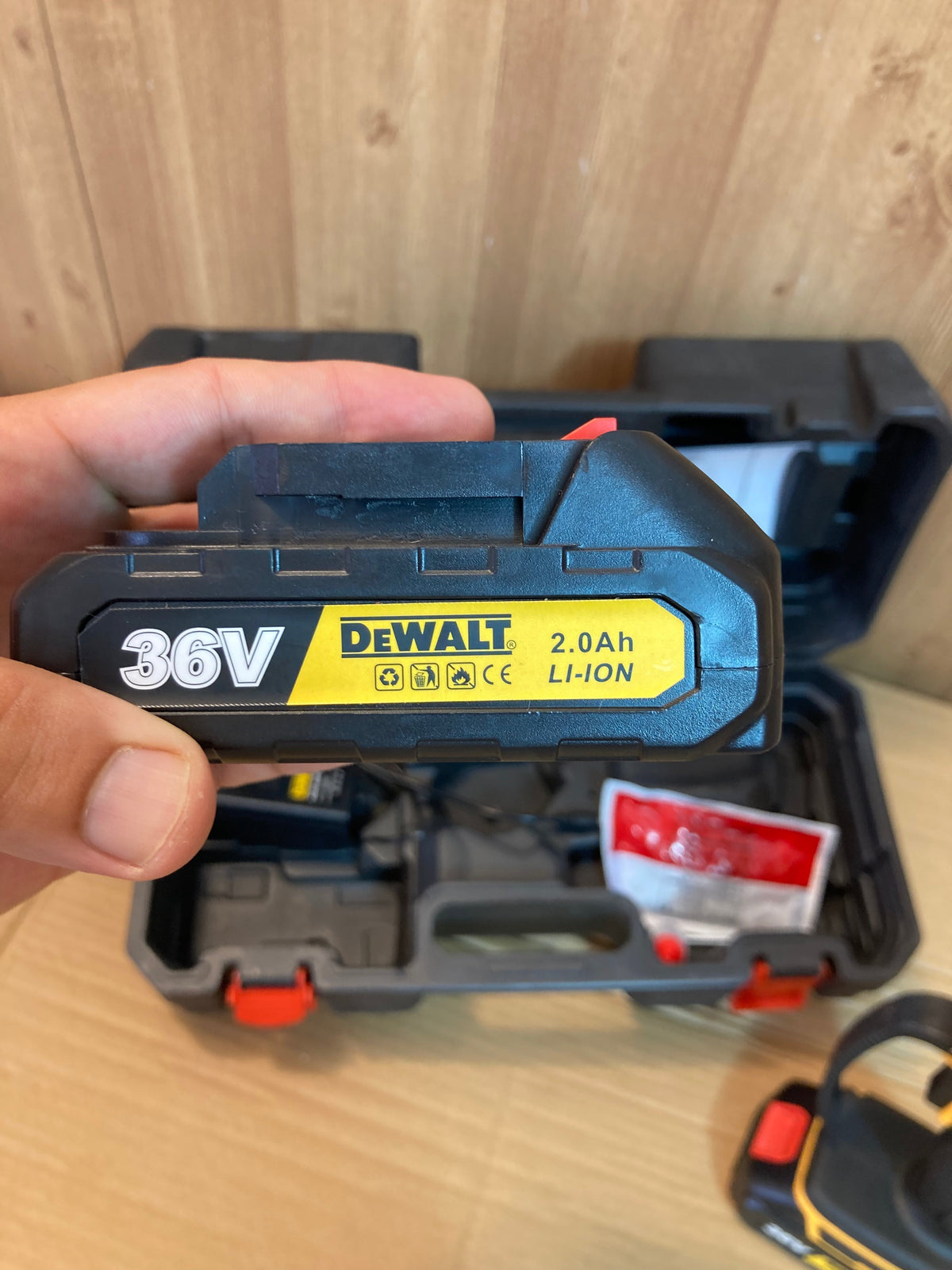 DeWALT Rechargeable Chainsaw with 36V Double Batteries