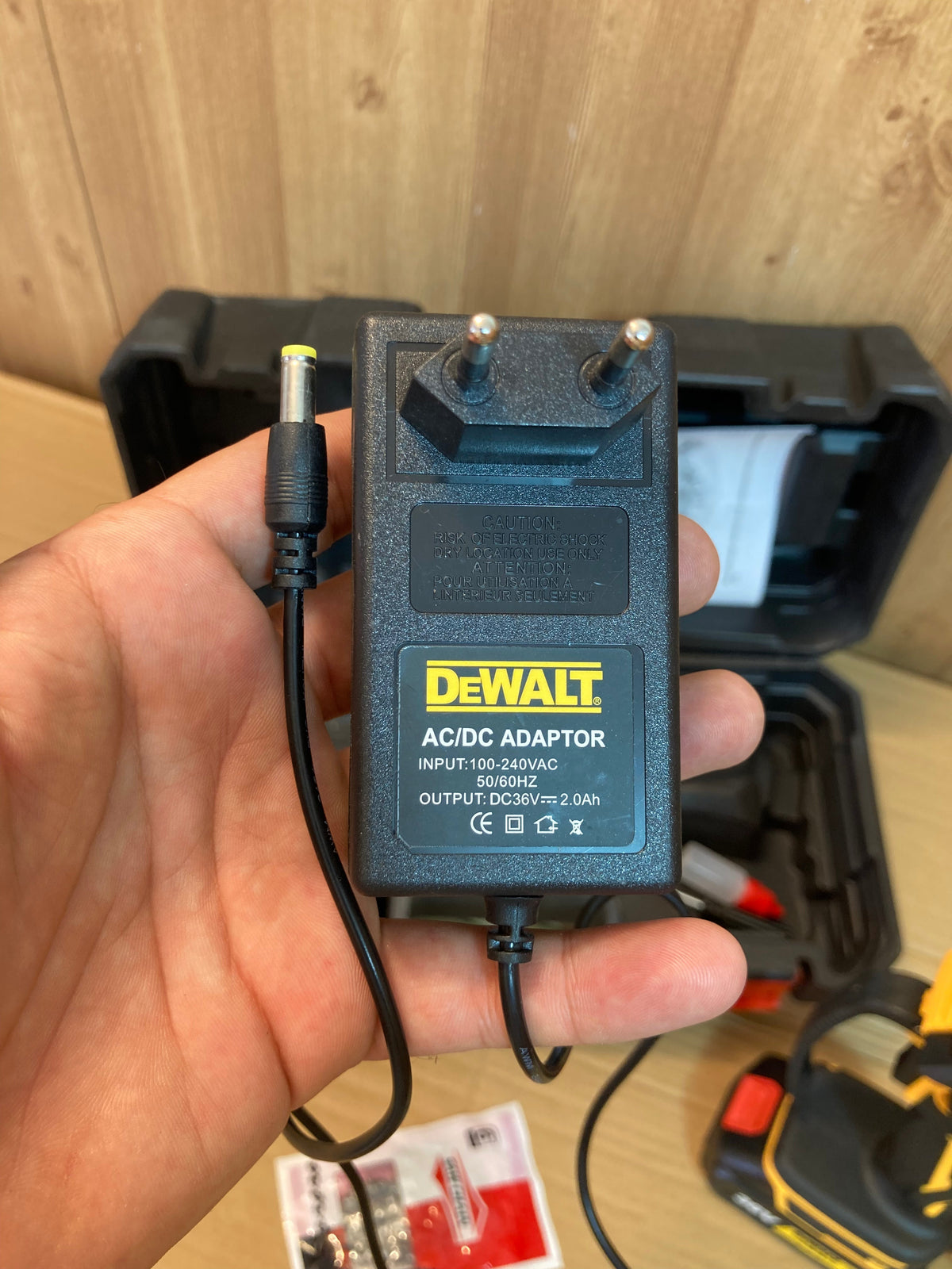 DeWALT Rechargeable Chainsaw with 36V Double Batteries