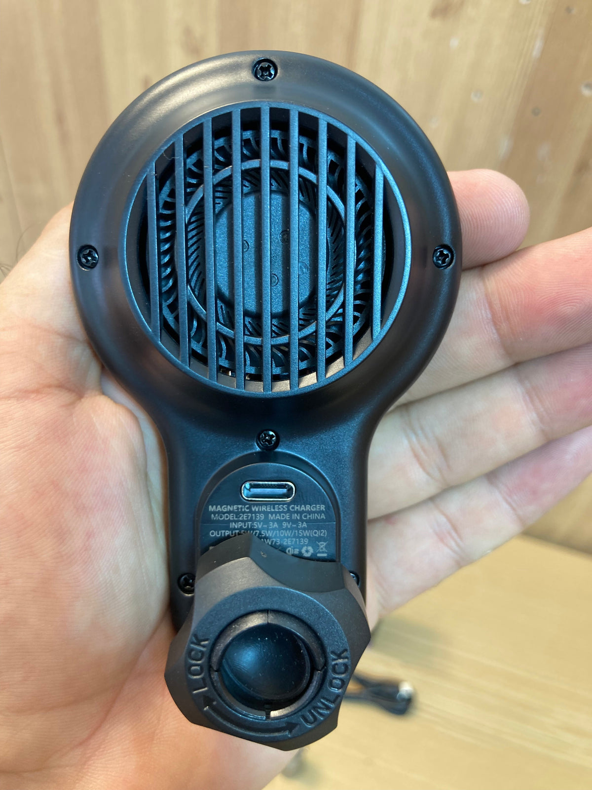 LISEN Wireless Magnetic Car Charger with Cooling Fan